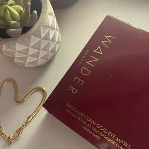 wander beauty baggage claim gold eye masks (6)